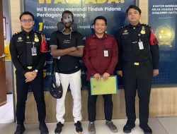 Imigrasi Pangkalpinang deportasi dua pemain sepak bola asing